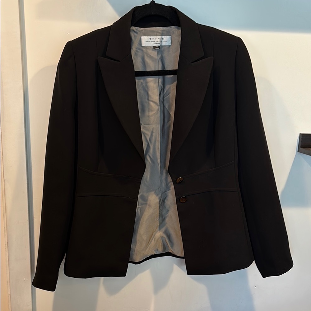 Tahari (Arthur S. Levine Label) Black Blazer Tailored Professional Cut